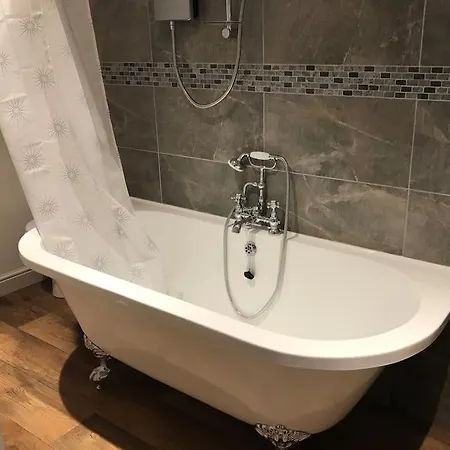 The Old Post Office, 公寓 *